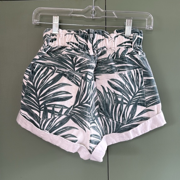 Show Me Your Mumu Emilia Short Oasis Palm Leaf Green White Denim High Rise Sz XS - Picture 4 of 6